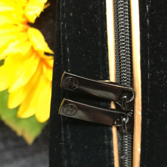 Chanel Velvet With Large Gold Trim Pouch - Picture 4 of 7